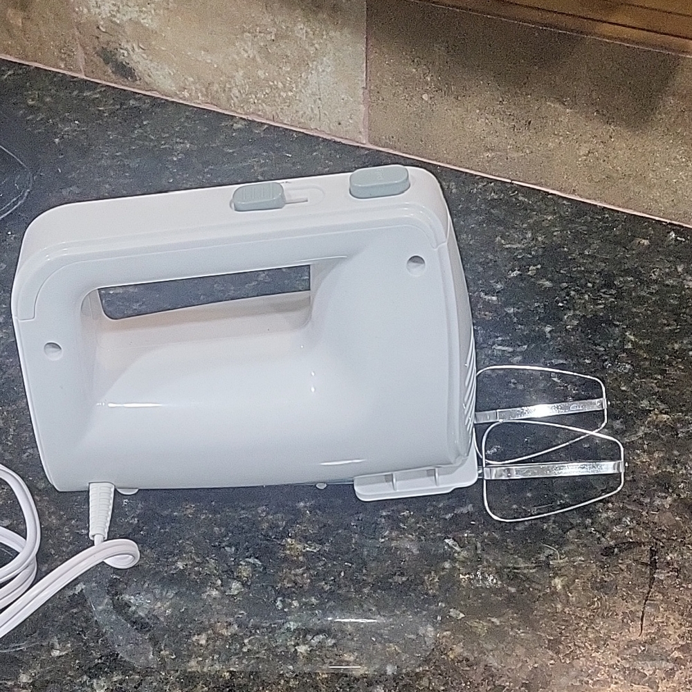 Walmart 5-Speed 150-Watts Hand Mixer with Chrome Beaters, White